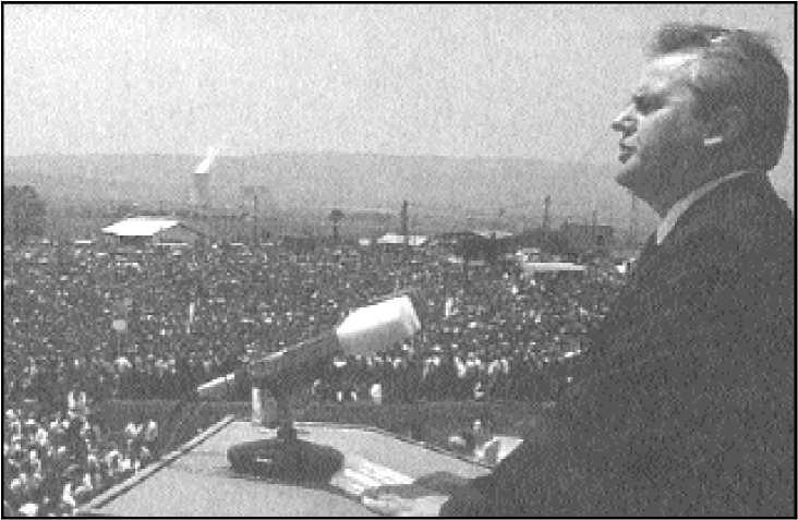 Milosevic speaks at Serbian nationalist rally