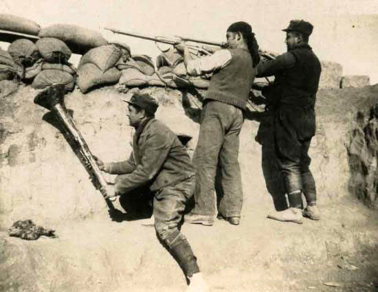 Miliciens sur le front de Huesca, hiver 1936-37