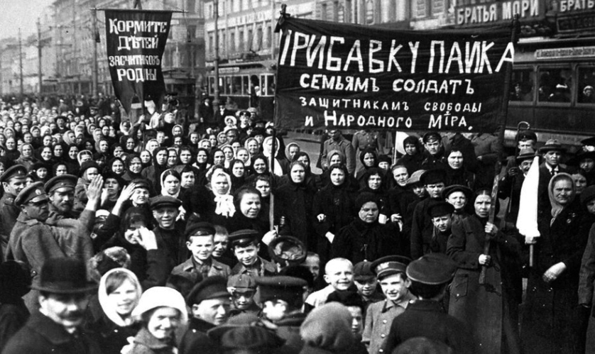 Frauen demonstrieren, Februar/März 1917