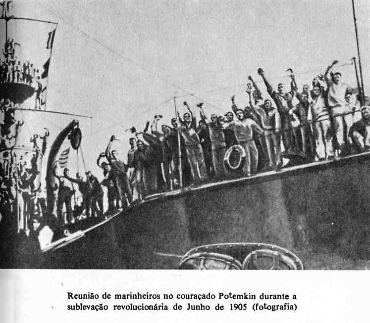 Reunião de marinheiros no couraçado Potemkin durante a sublevação revolucionária de junho de 1905
